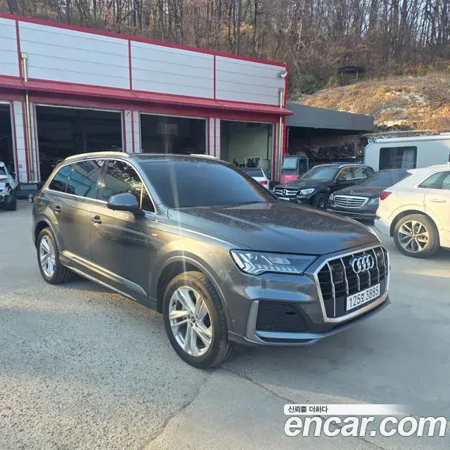 Audi Q7 2022 — Photo 15/19