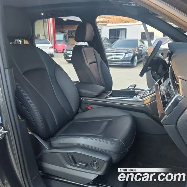Audi Q7 2022 — Photo 13/19