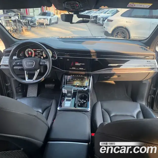 Audi Q7 2022 — Photo 14/19