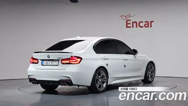BMW 3 Series 2018 — ფოტო 26/33