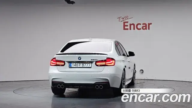 BMW 3 Series 2018 — ფოტო 1/33