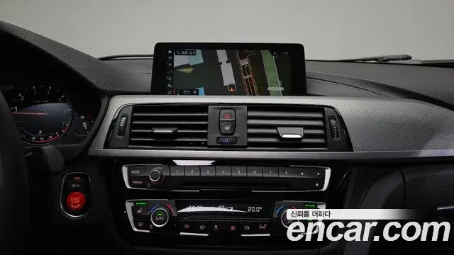 BMW 3 Series 2018 — ფოტო 13/33