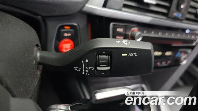 BMW 3 Series 2018 — ფოტო 31/33