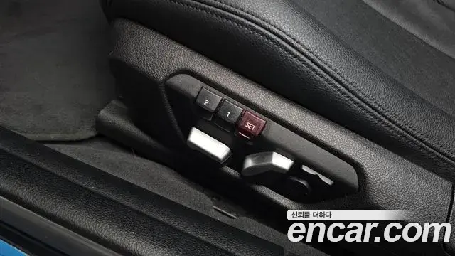 BMW 3 Series 2018 — ფოტო 18/33