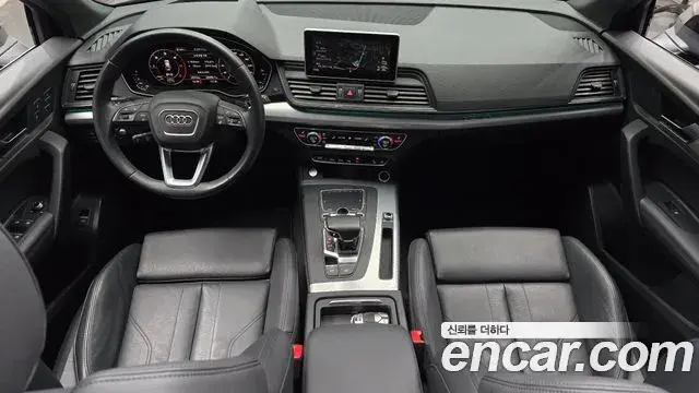 Audi Q5 2020 — ფოტო 28/34