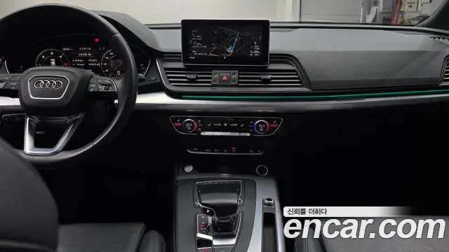 Audi Q5 2020 — ფოტო 16/34