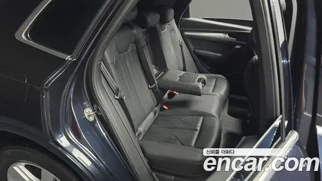 Audi Q5 2020 — ფოტო 21/34