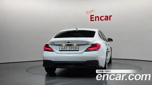 Genesis G70 2019 — Photo 27/37