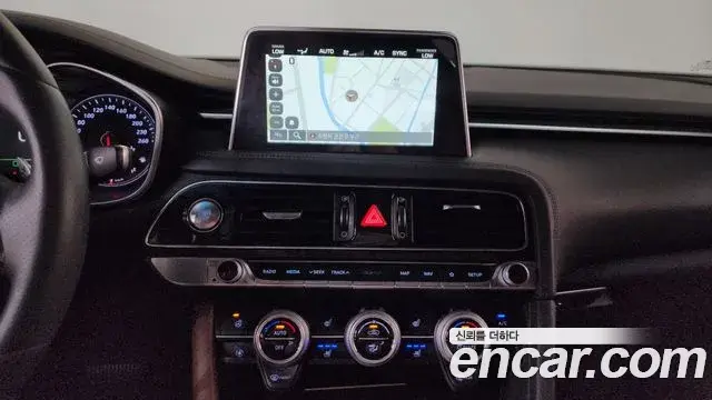 Genesis G70 2019 — Photo 34/37