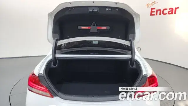 Genesis G70 2019 — Photo 23/37