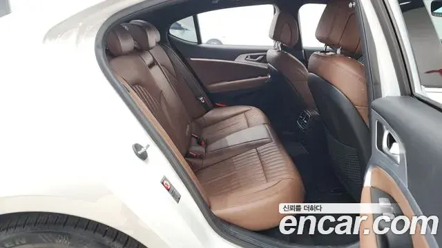 Genesis G70 2019 — Photo 32/37
