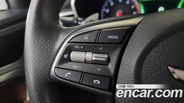 Genesis G70 2019 — Photo 13/37