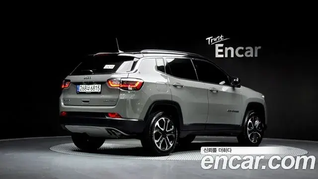 Jeep Compass 2022 — ფოტო 12/20
