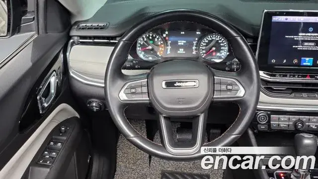 Jeep Compass 2022 — ფოტო 16/20