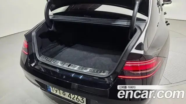 Genesis G90 2022 — Şəkil 34/36