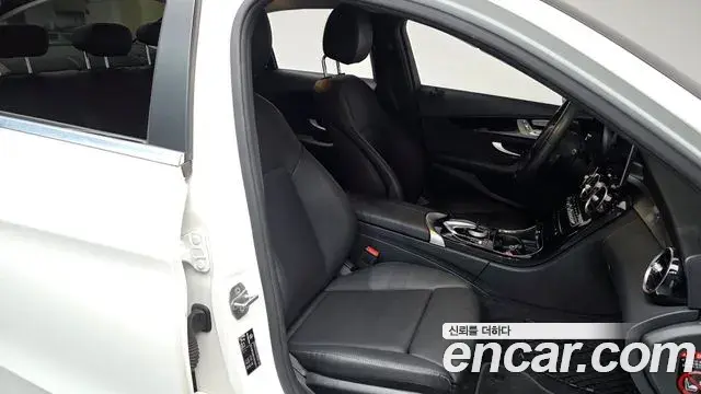 Mercedes-Benz C-Class 2020 — Şəkil 7/28