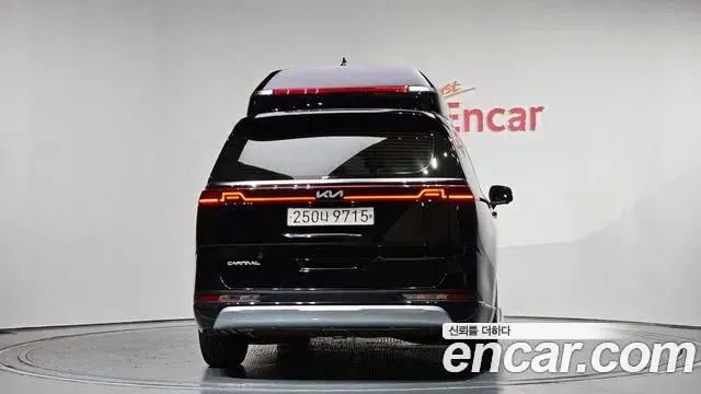 Kia Carnival 2023 — Фото 4/20