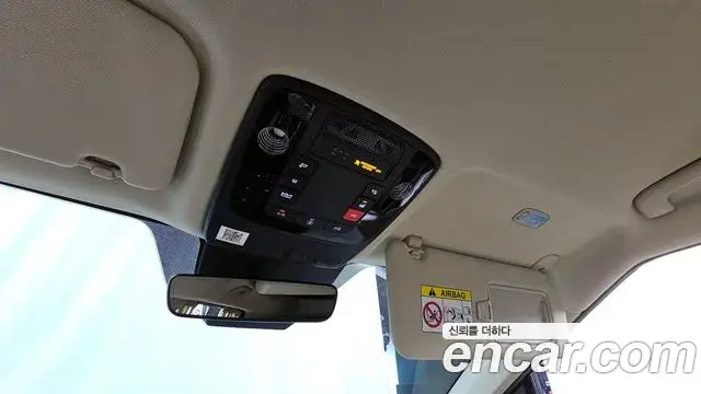 Kia Carnival 2023 — Фото 17/20