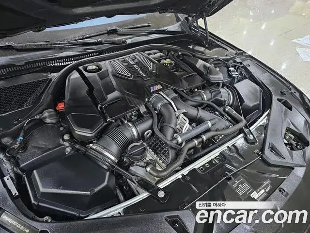 BMW M8 2020 — Photo 17/20