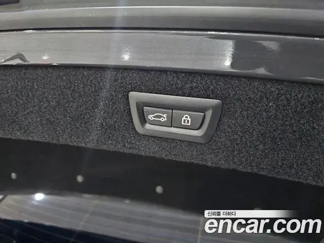 BMW M8 2020 — Photo 15/20