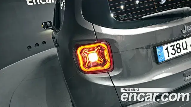Jeep Renegade 2020 — ფოტო 2/32