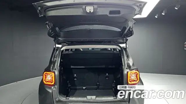 Jeep Renegade 2020 — ფოტო 24/32