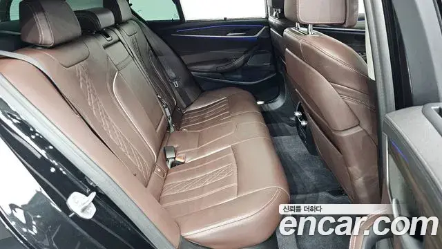 BMW 5 Series 2022 — Photo 20/35
