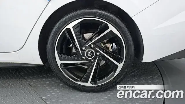 Hyundai The New Avante Hybrid 2020 — ფოტო 16/35
