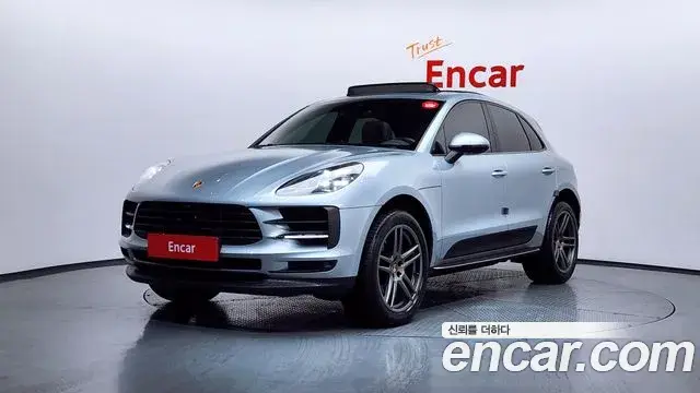 Porsche Macan 2021 — Şəkil 23/34
