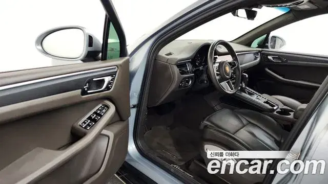 Porsche Macan 2021 — Şəkil 10/34