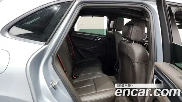 Porsche Macan 2021 — Şəkil 21/34