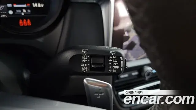 Porsche Macan 2021 — Şəkil 33/34
