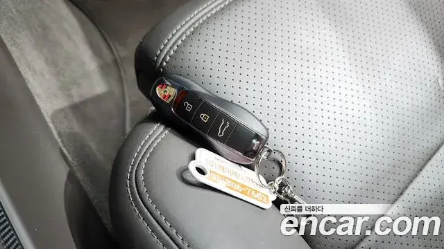 Porsche Macan 2021 — Şəkil 26/34