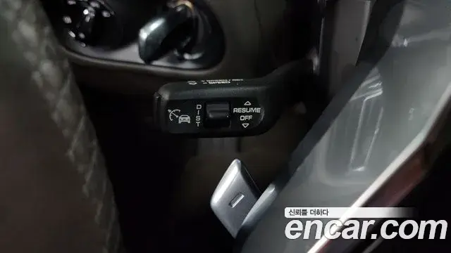 Porsche Macan 2021 — Şəkil 25/34