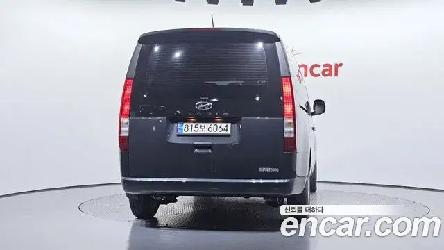 Hyundai Staria 2022 — ფოტო 17/20