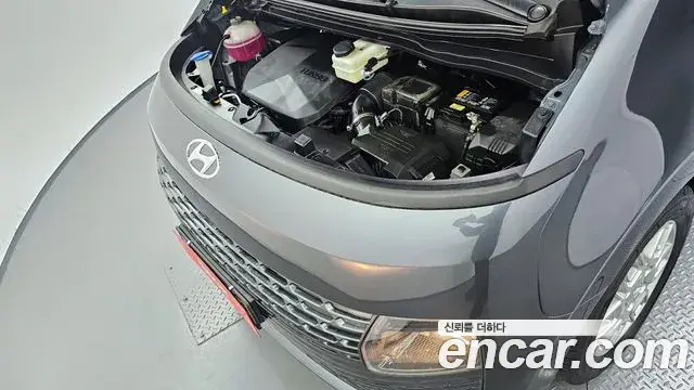 Hyundai Staria 2022 — ფოტო 16/20