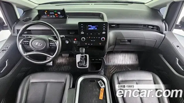 Hyundai Staria 2022 — ფოტო 6/20