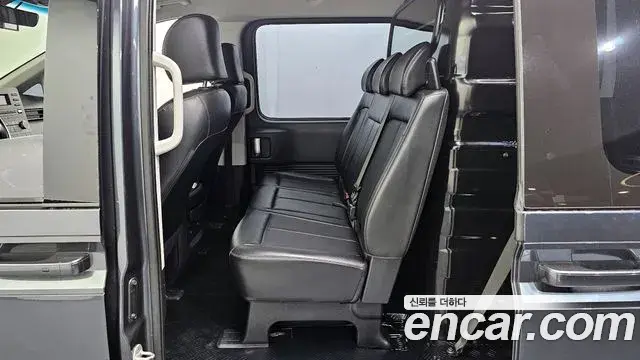 Hyundai Staria 2022 — ფოტო 5/20