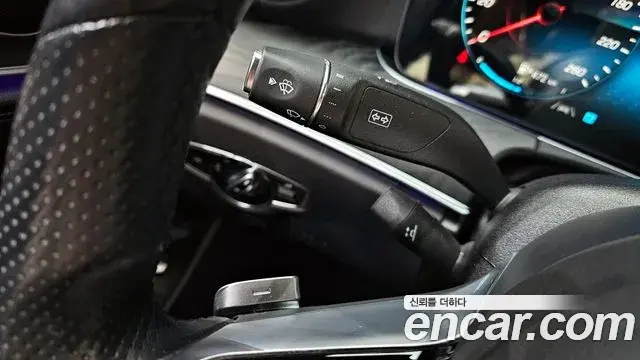 Mercedes-Benz E-Class 2020 — Şəkil 29/30