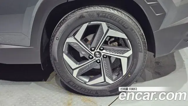 Hyundai Tucson Hybrid 2022 — Photo 30/33