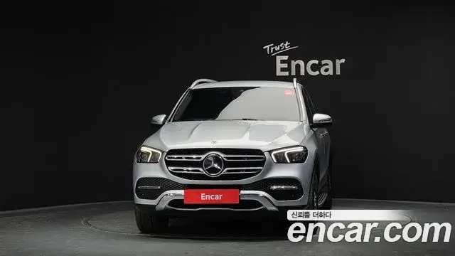 Mercedes-Benz GLE-Class 2019 — Фото 3/20