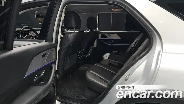 Mercedes-Benz GLE-Class 2019 — Фото 12/20