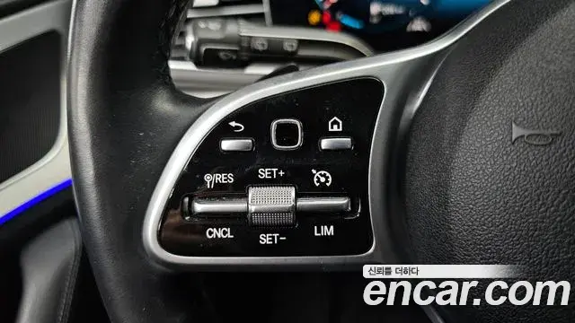 Mercedes-Benz GLE-Class 2019 — ფოტო 4/35