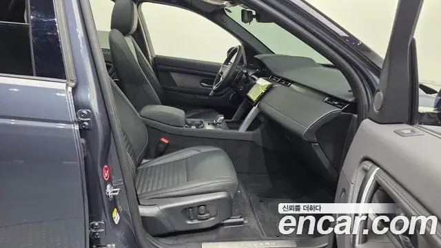 Land Rover Discovery Sport 2025 — ფოტო 14/20
