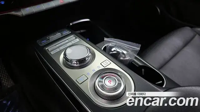 Genesis GV70 2021 — Photo 8/20