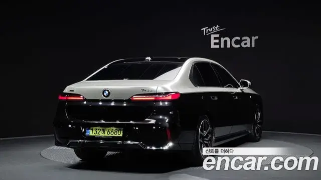 BMW 7 Series 2025 — ფოტო 13/20