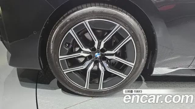 BMW 7 Series 2025 — ფოტო 6/20