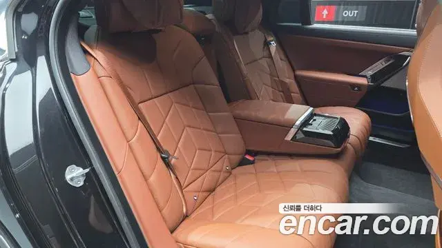 BMW 7 Series 2025 — ფოტო 15/20