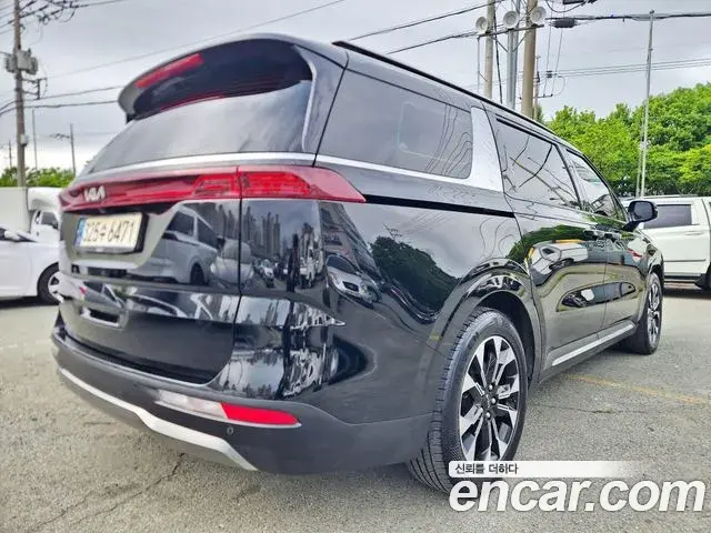 Kia Carnival 2021 — Şəkil 18/20