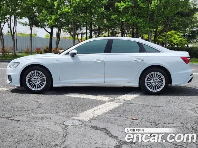 Audi A6 2021 — Photo 12/20